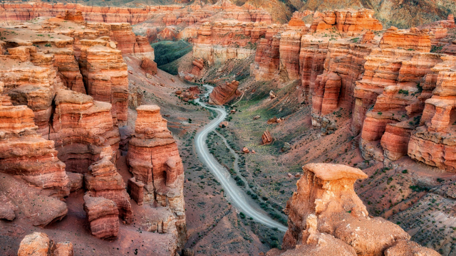 Hiking Kazakhstan: a day in Charyn Canyon National Park: